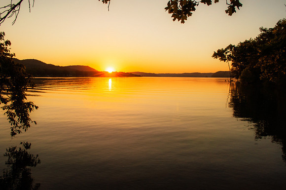 SE084,DT,Beaver_Lake_Arkansas.jpg